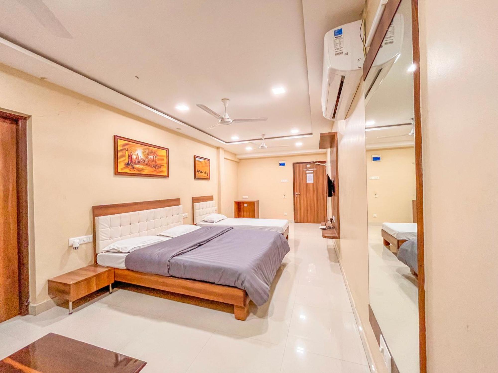 Stayguru Park View Residency Бхудж Экстерьер фото