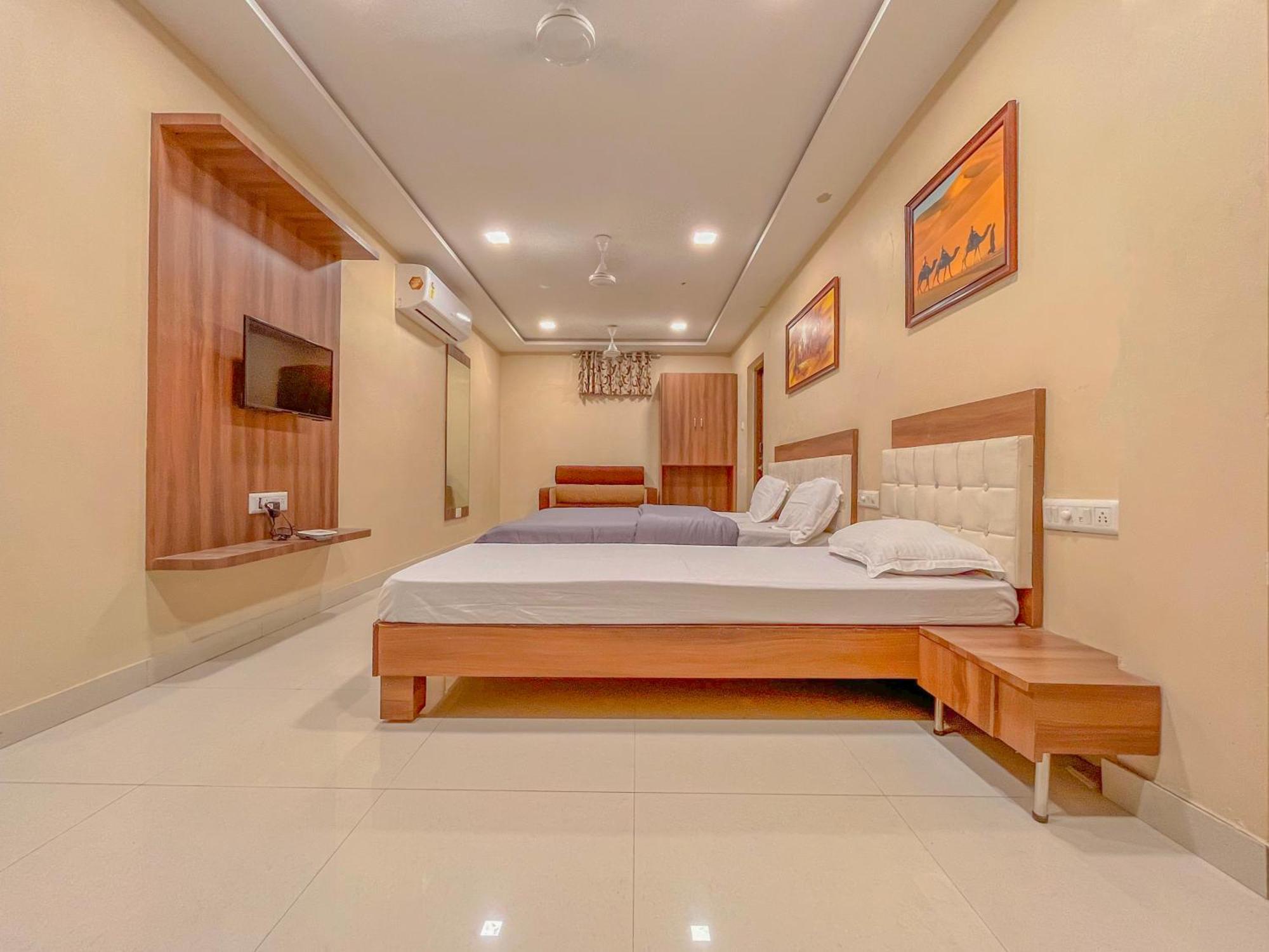 Stayguru Park View Residency Бхудж Экстерьер фото