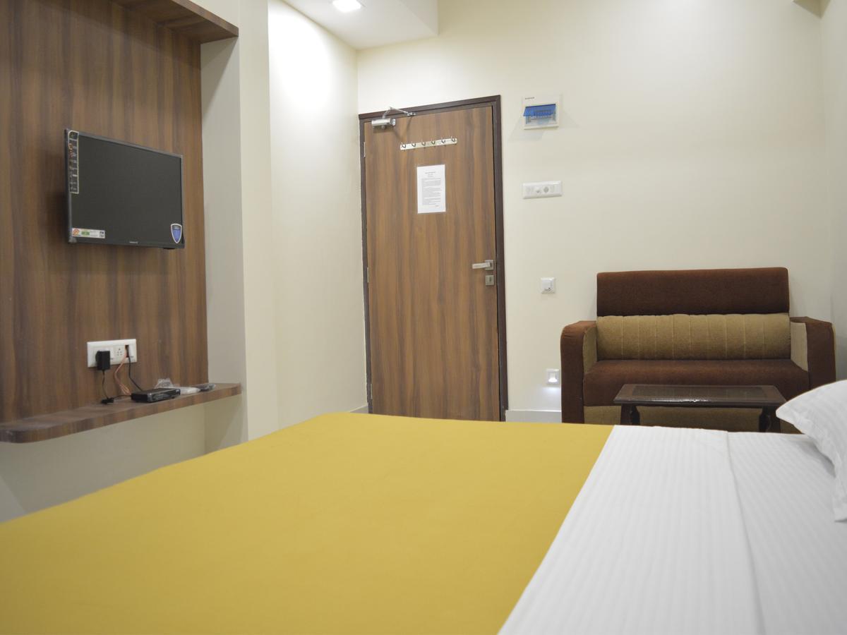 Stayguru Park View Residency Бхудж Экстерьер фото