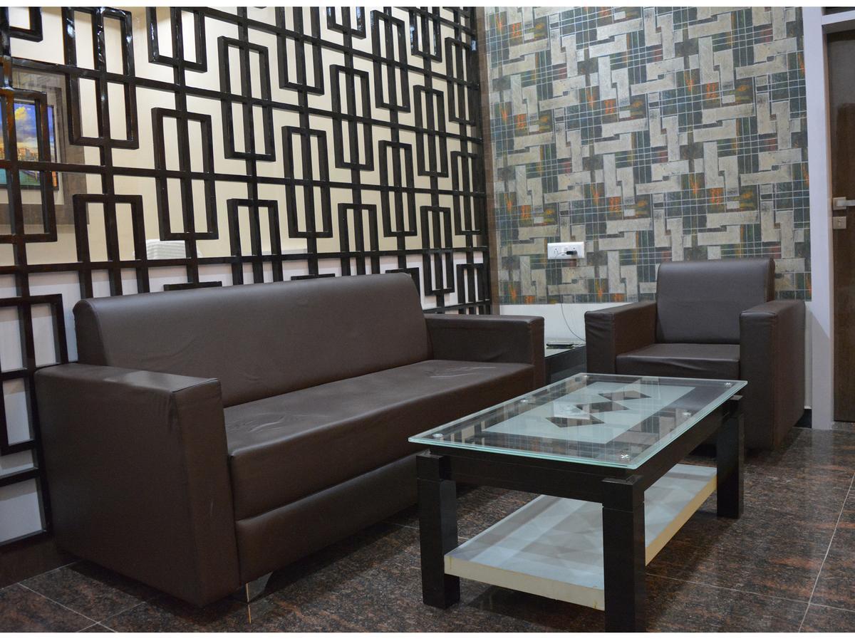 Stayguru Park View Residency Бхудж Экстерьер фото