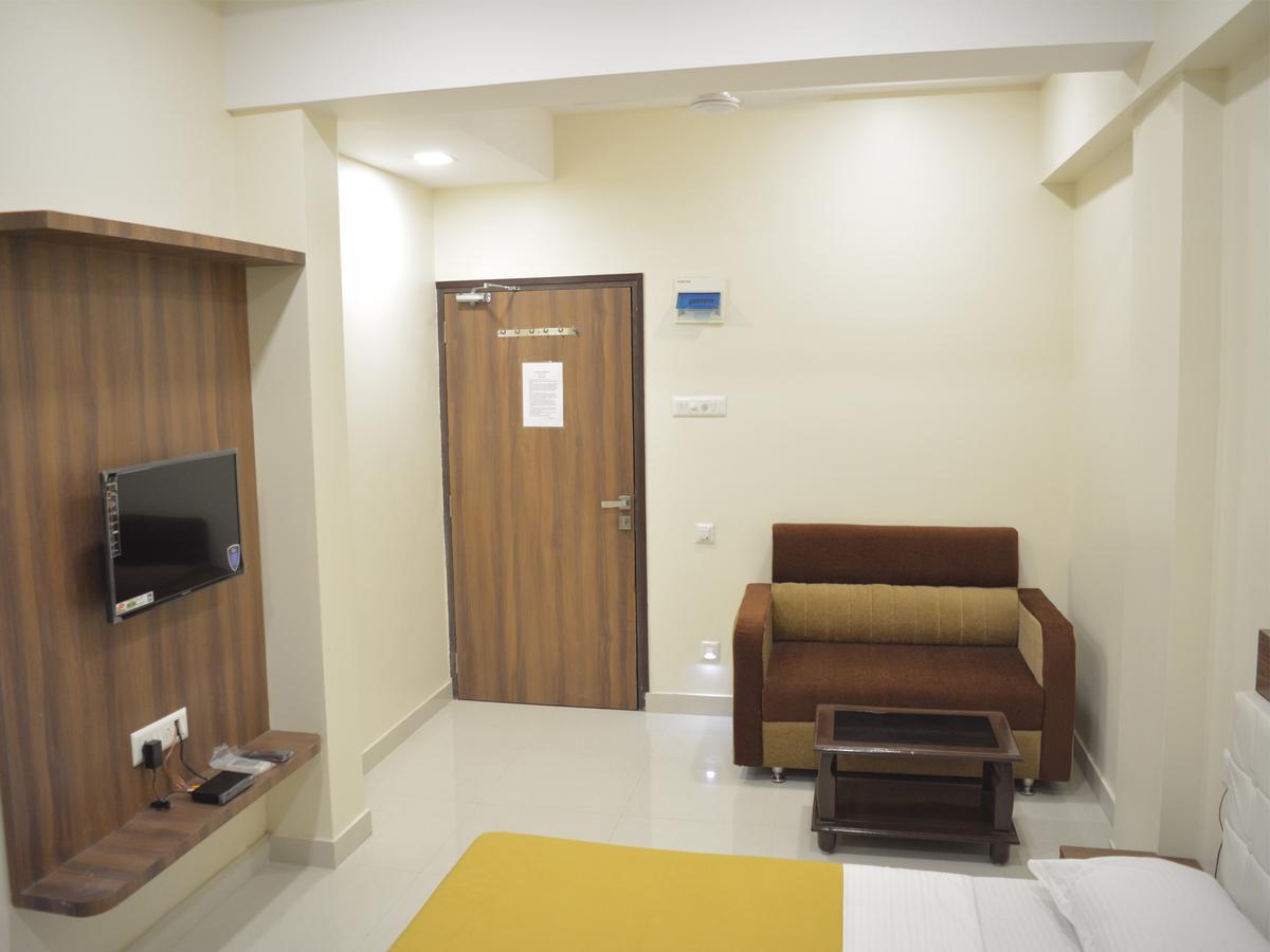 Stayguru Park View Residency Бхудж Экстерьер фото