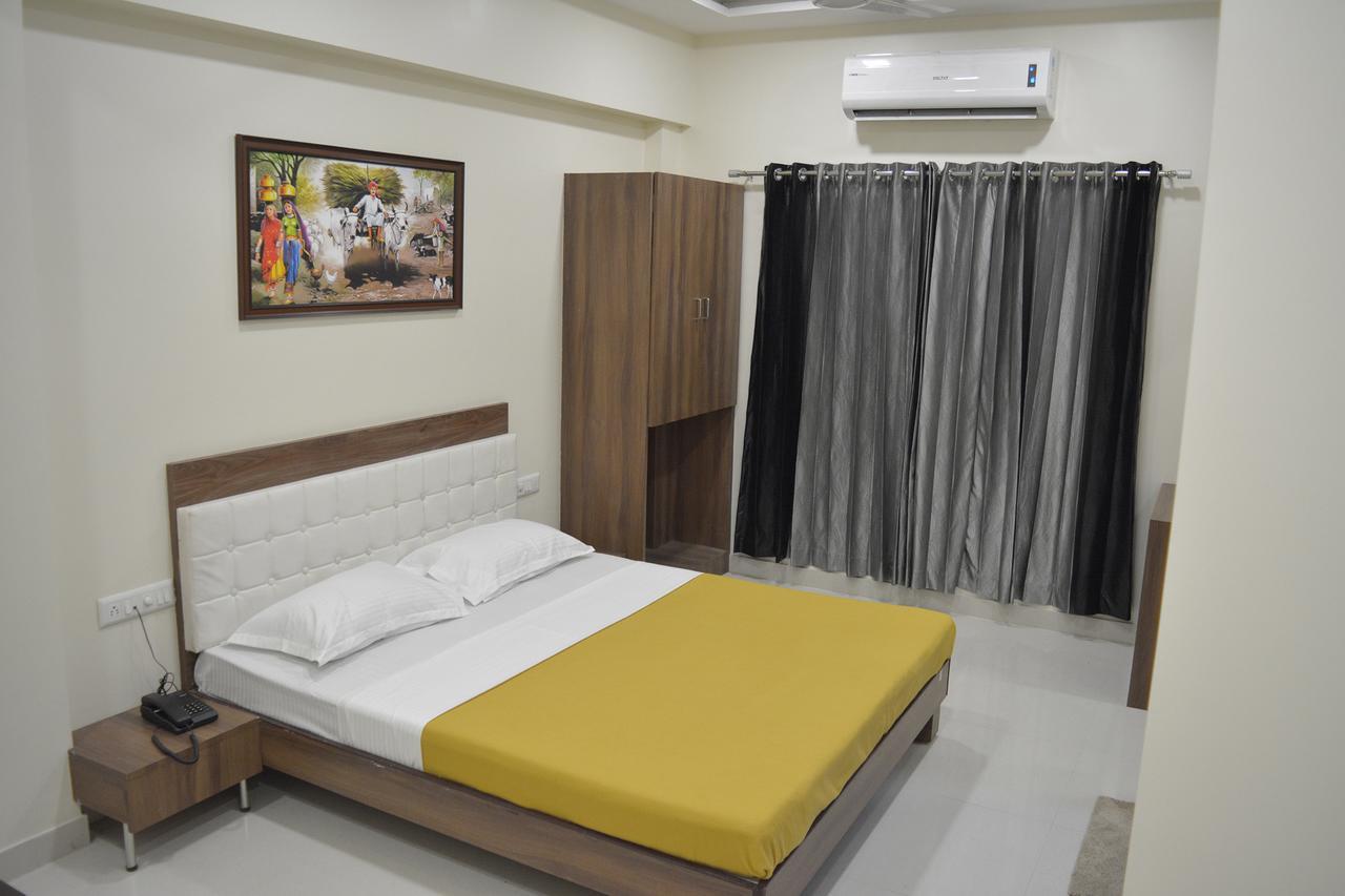 Stayguru Park View Residency Бхудж Экстерьер фото